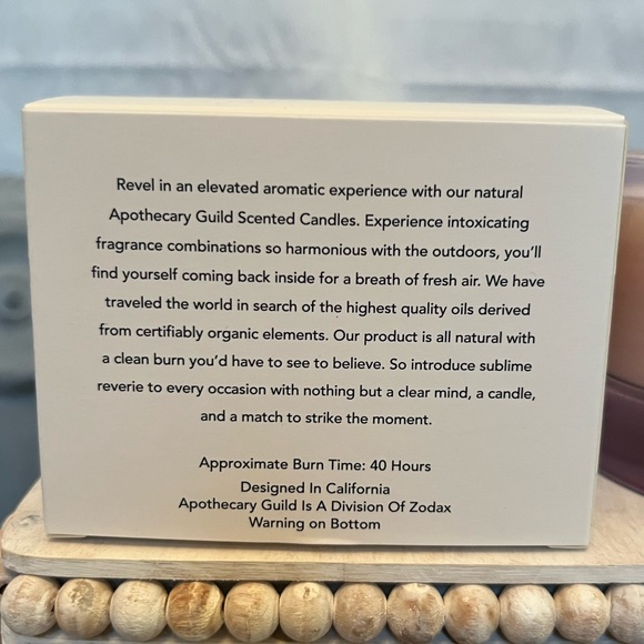 Apothecary Guild Delmare Candle - Picture 4 of 4